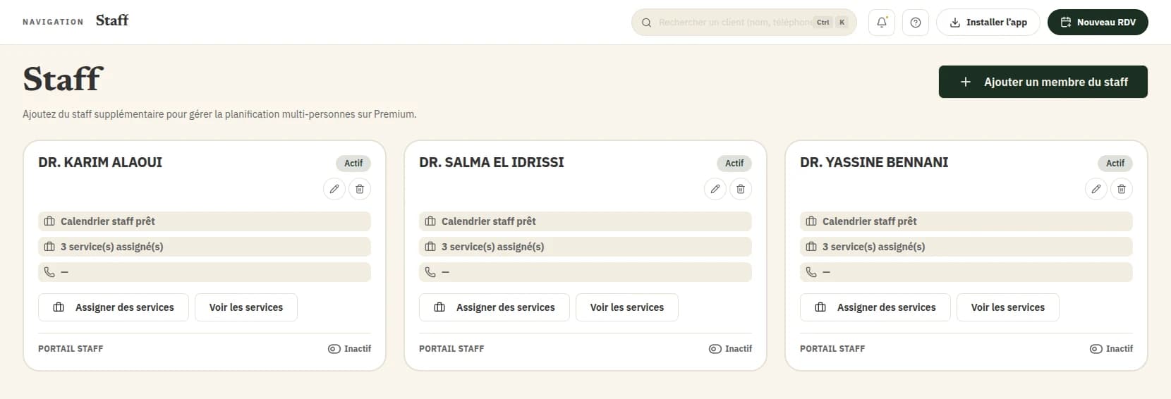Gestion d'équipe dans Blastak : trois praticiens d'un cabinet, chacun avec ses prestations assignées